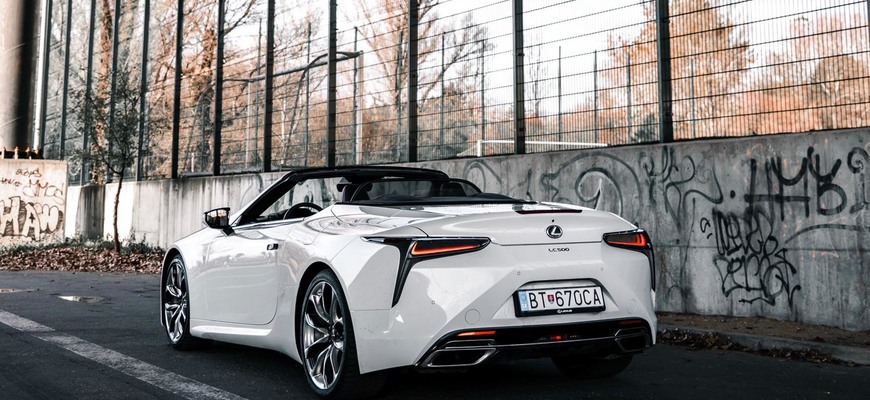 Briti považujú Lexus LC500 za najlepší kabriolet. My súhlasíme