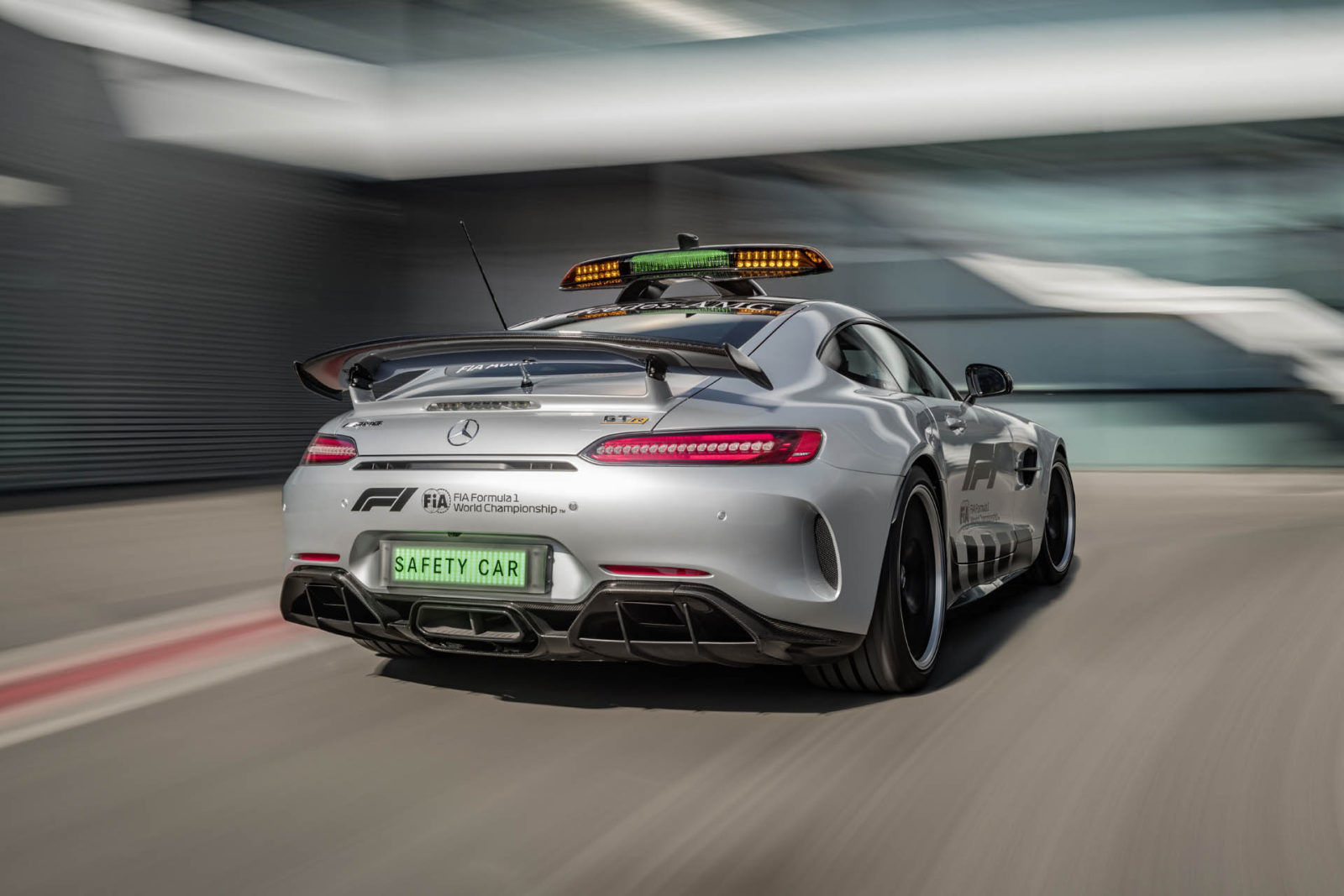 Mercedes AMG GT R je najsilnejší safety car Formuly 1