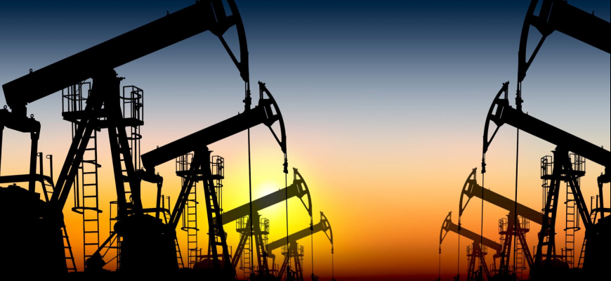 Cena ropy skolabovala, padla o 306 %! Má zápornú hodnotu