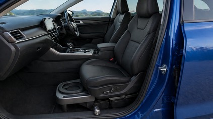 ČÍNSKY BIZÁR: SERES SI PATENTOVAL TAJNÉ WC DO AUTA