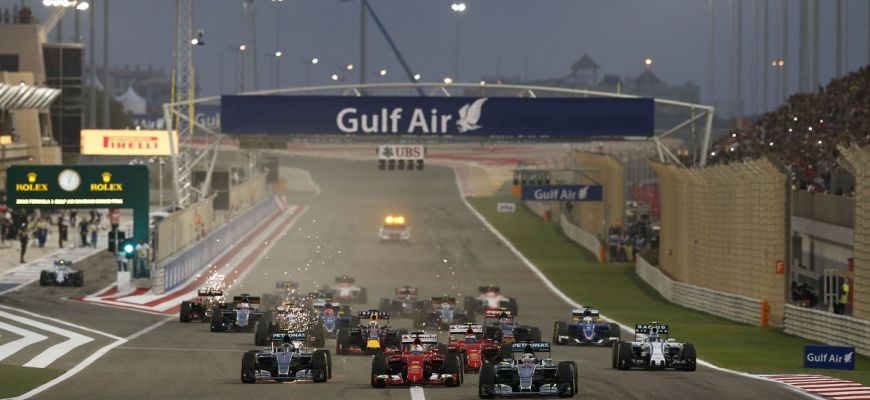 VC Bahrainu: Hamilton vyhral, Räikkönen dal fantastickú jazdu!