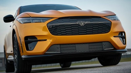 Ford a Volvo podporujú zákaz spaľovacích motorov od roku 2035. Vyzývajú EÚ k jeho schváleniu