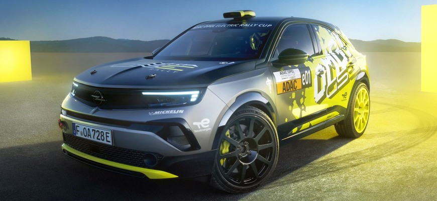 Rum do kávy!? Opel Mokka GSe Rally avizuje vrcholný model, techniku mu požičal Abarth