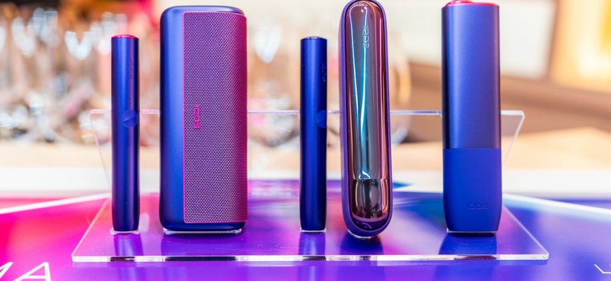 Poznáte farby leta? Nová limitka IQOS ILUMA Neon Purple odráža poriadnu letnú energiu