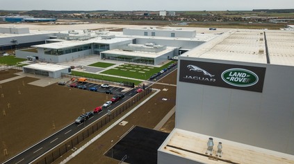 KONCERN JAGUAR LAND ROVER DOSTAL ZELENÚ NA ROZŠÍRENIE VÝROBY, V NITRE POSTAVÍ NOVÚ LAKOVŇU