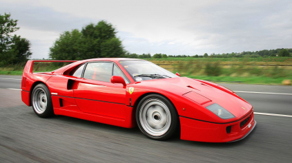 BEŠTIA Z MARANELLA FERRARI F40 OSLAVUJE 30 ROKOV