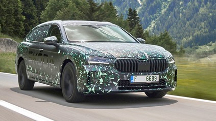 PRVÝKRÁT ZA VOLANTOM: NOVÁ ŠKODA SUPERB DETAILNE