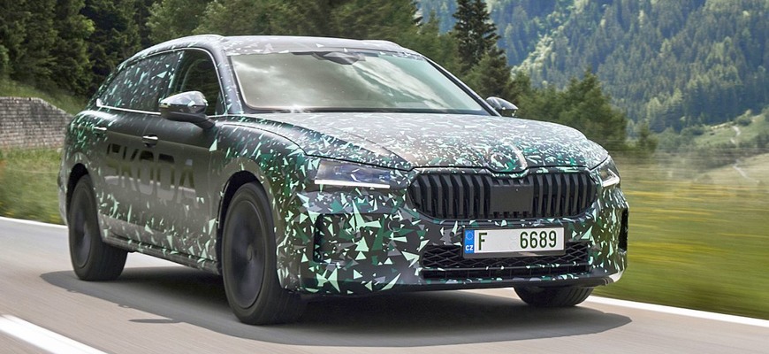 Prvýkrát za volantom: nová Škoda Superb detailne