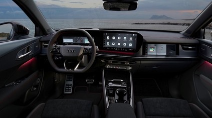 AUDI Q3 DOSTANE S NOVÝM MODELOVÝM ROKOM AJ TRETÍ DISPLEJ PRED SPOLUJAZDCOM