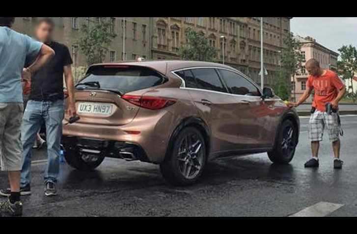 2015 Infiniti Q30 nafotene v Prahe