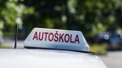 ŠTÁT OTVÁRA VLASTNÚ AUTOŠKOLU! VIEME, AKÉ VODIČSKÉ PREUKAZY A PRE KOHO PONÚKNE