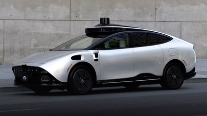 PREDAJ ROBOTICKÝCH ÁUT V USA I EURÓPE UŽ V 2026. AK NEBUDETE CHCIEŤ ŠOFÉROVAŤ, SKLOPIA VOLANT