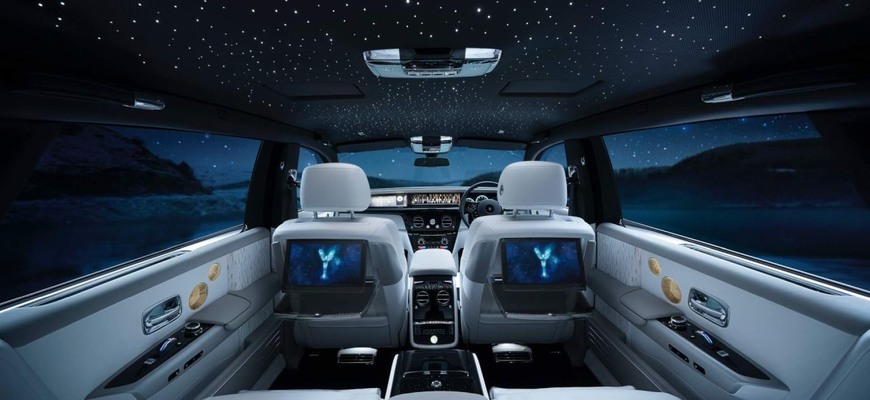 Značka Rolls-Royce uprednostňuje pohodlie pred technológiou, tvrdí jej šéf dizajnu