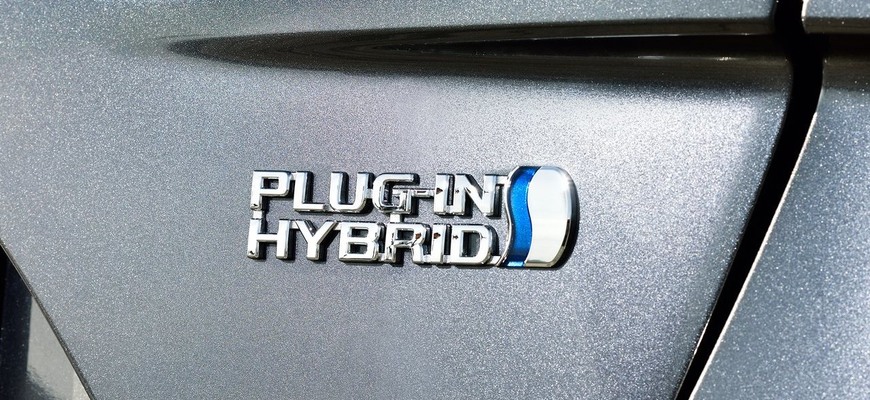 Plug in hybridom dajú v Nemecku po prstoch. Od októbra 2022 prídu niektoré o možnosť dotácie