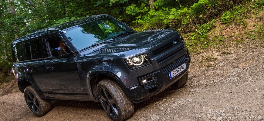 Land Rover Defender V8 žije a kúpite ho aj u nás. Značka oslavuje 75 rokov