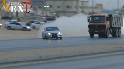  SAMOVRAŽEDNÉ ARABSKÉ DRIFTERSKÉ KÚSKY S AUTAMI V PREMÁVKE!