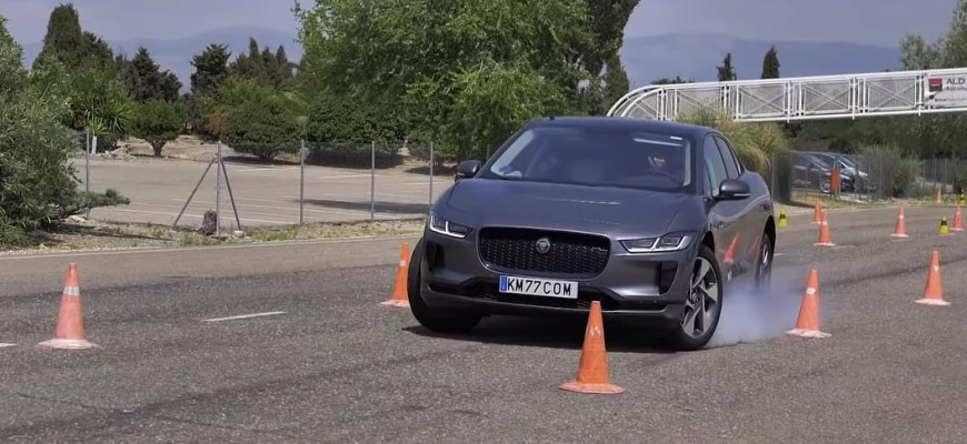 Jaguar I-Pace má problém. Nezvládnutý losí test