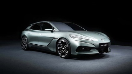 ČÍNSKA AUTOMOBILKA OHLÁSILA DÔLEŽITÝ ZLOM. RÝCHLY NÁSTUP ČÍŇANOV POKRAČUJE, UŽ SA IM NIKTO NESMEJE