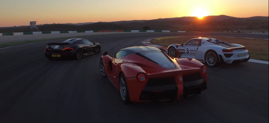 Chris Harris otestoval LaFerrari, McLaren P1 a Porsche 918 Spyder na okruhu!