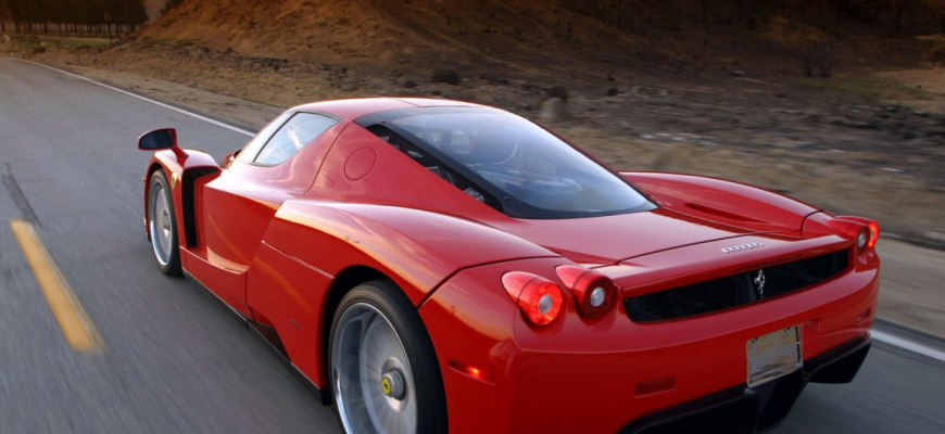 Čo majú spoločné Ferrari GTO, F40, F50 a Enzo? Formulu 1