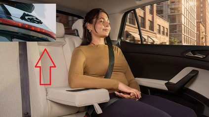 NOVÁ ŠKODA S MASÁŽNYMI ZADNÝMI SEDADLAMI A OSVETLENÝM LOGOM? UŽ OD 14 TISÍC EUR!