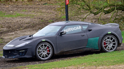 LOTUS ESPRIT ZACHYTENÝ PRI TESTOVANÍ, BUDE TO VŠAK ESPRIT?