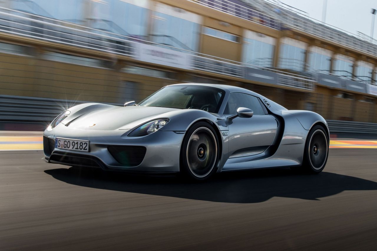 Dostane Porsche 918 Spyder nástupcu? Automobilka na to