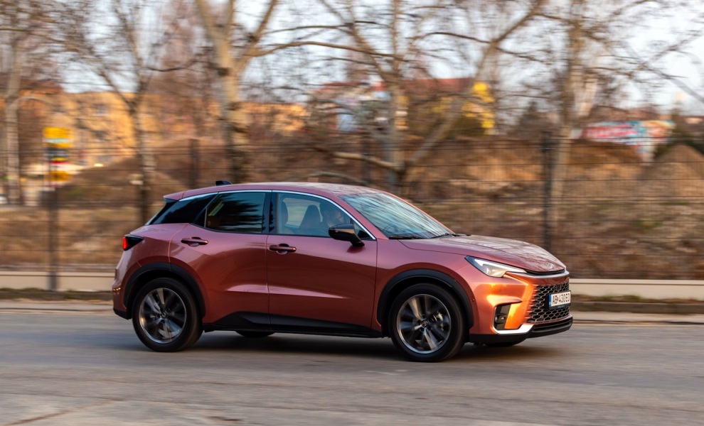TEST LEXUS LBX: NAJLEPŠÍ Z NAJMENŠÍCH?