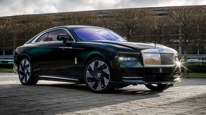 ROLLS-ROYCE ODKLADÁ VÝVOJ ELEKTROMOBILOV. A TO CHCEL BYŤ V ROKU 2030 UŽ LEN BATÉRIOVÝ!