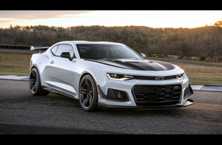 CHEVROLET CAMARO ZL1 DÁ 300 KM/H AJ BEZ POSLEDNÝCH DVOCH PREVODOV!