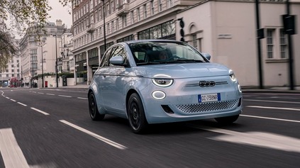 ELEKTRICKÝ FIAT 500 SA NEPREDÁVA PODĽA PREDSTÁV, MOŽNO HO ČAKÁ SPAĽOVACÍ MOTOR