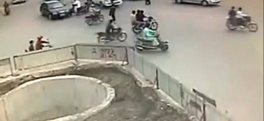 Toto video musíte vidieť: Nelez na motorku ak to s ňou nevieš!