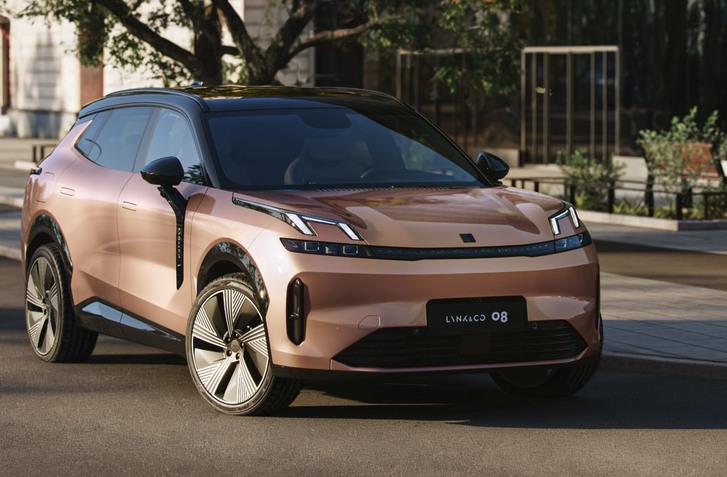 PO ELEKTROMOBILOCH LOV AJ NA PLUG-IN HYBRIDY? EÚ PRIPRAVUJE ĎALŠIE CLÁ NA AUTÁ Z ČÍNY!