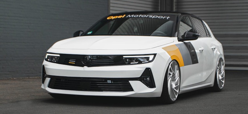 Vyladená Astra plug-in hybrid XS Show Car je nový pokus Opelu osloviť mladšiu klientelu