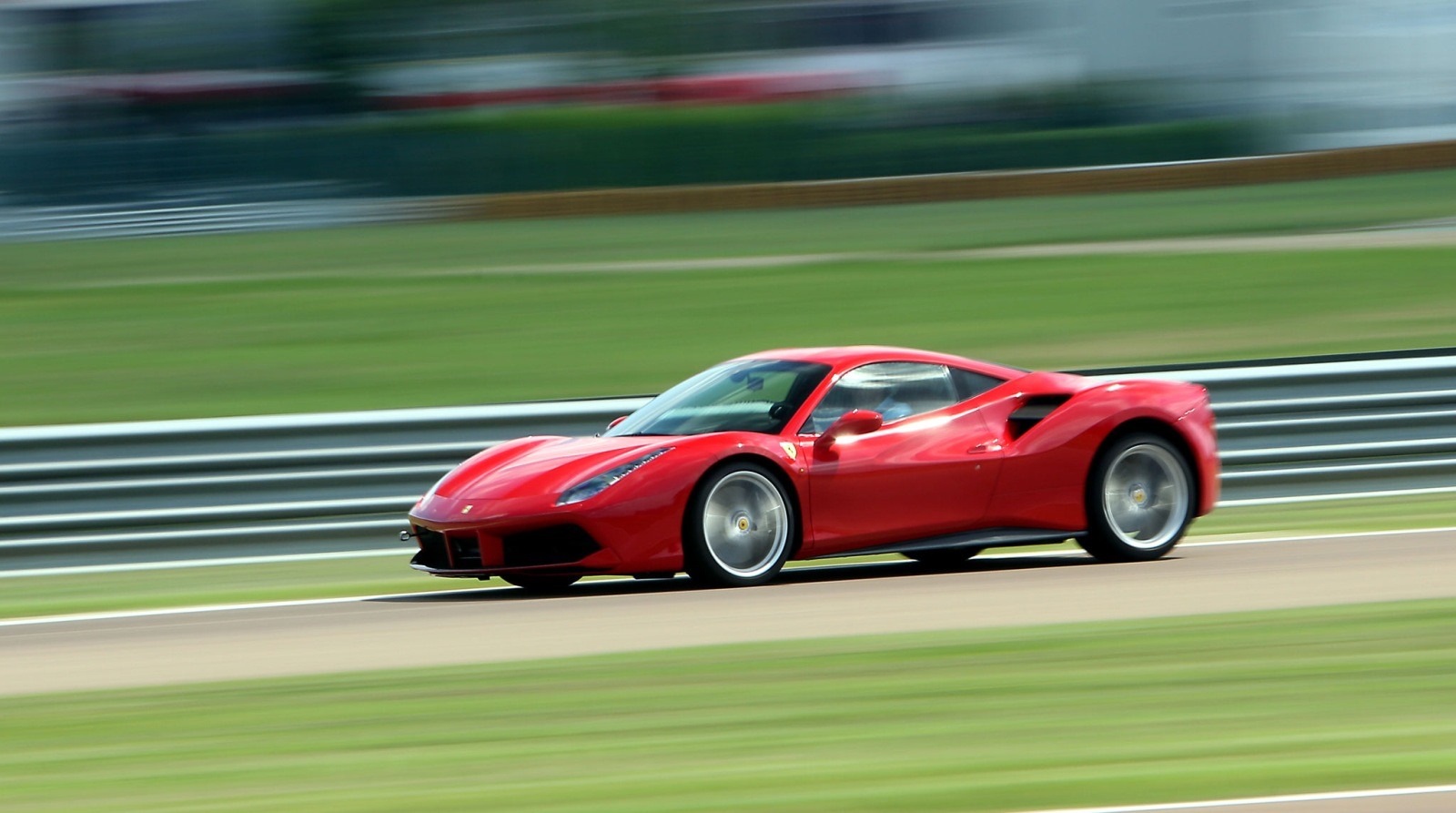 Ferrari 488GTB ide 341 kmh