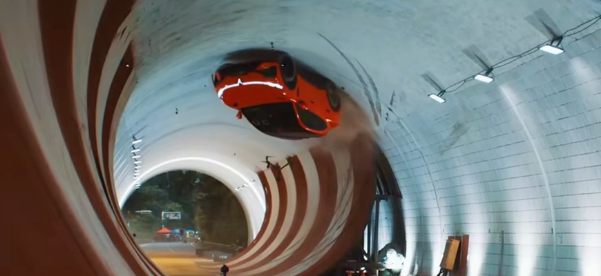 Vývrtka v tuneli? Číňania skúsili zopakovať legendárny kúsok Schumachera