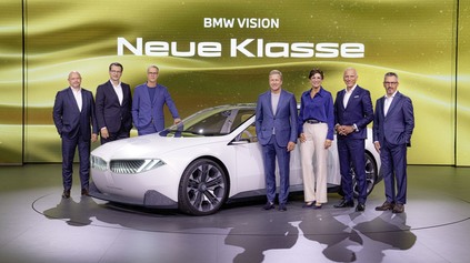 2828 obyvateľov dedinky rozhoduje o budúcnosti BMW, v napätí je celý vrcholový manažment