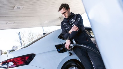 2831 KM NA NÁDRŽ ŠKODY SUPERB 2.0 TDI? TIPY PROFÍKA, AKO MAŤ NAJNIŽŠIU SPOTREBU