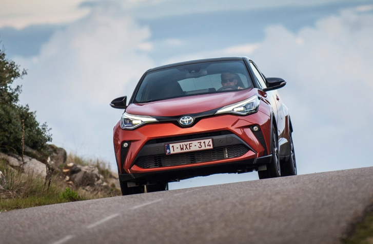 PRVÁ JAZDA: TOYOTA C-HR – VIAC KONÍ A MENEJ HLUKU