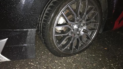 PRITRAFILA SA VÁM SEKNUTÁ PNEUMATIKA CEZ JAMU NA CESTE? AKO POSTUPOVAŤ?