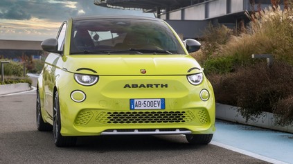 Nový elektrický škorpión Abarth 500e má 155 koní a sľubuje zrýchlenie na stovku za 7 sekúnd