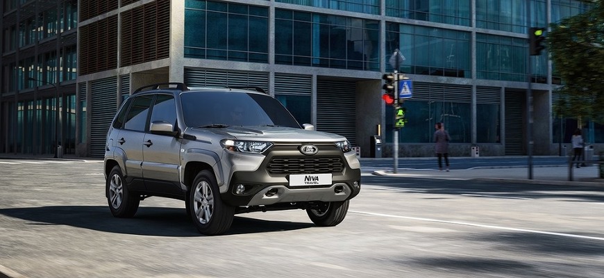 Lada Niva Travel 2021 je tu. Rusi znova predvádzajú umenie nekonečných faceliftov