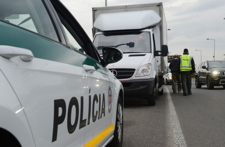 AKO PREBIEHA CESTNÁ POLICAJNÁ KONTROLA?