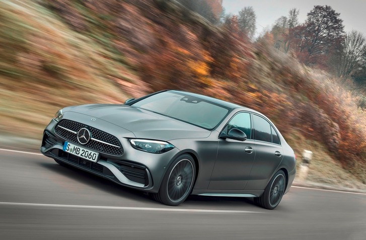 NOVÝ MERCEDES-BENZ C OFICIÁLNE. POZERÁME NA NAJLEPŠÍ SEDAN NA SVETE?