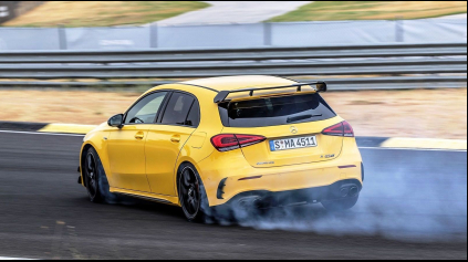 Mercedes AMG A45 S dal Nürburgring pod 8 min. Porazil aj BMW M4