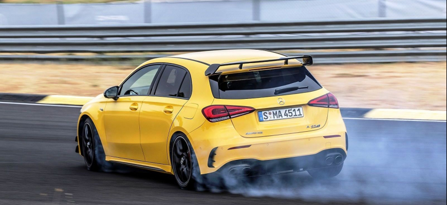 Mercedes AMG A45 S dal Nürburgring pod 8 min. Porazil aj BMW M4