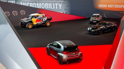 TOYOTA SA RIADNE ODVIAZALA! JEJ ŠPORTIAKY GAZOO RACING VYRAZIA DYCH. A NIMI TO NEKONČÍ