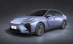 Nový Lexus ES dáva na výber hybridný alebo elektrický pohon. Pôjde proti Audi A6 i BMW radu 5