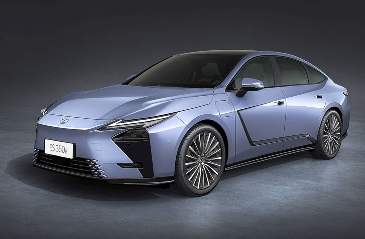 NOVÝ LEXUS ES DÁVA NA VÝBER HYBRIDNÝ ALEBO ELEKTRICKÝ POHON. PÔJDE PROTI AUDI A6 I BMW RADU 5