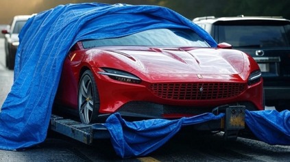 ZMIZNUTIE FERRARI ROMA ZA 218 TISÍC DOLÁROV: KRÁDEŽ LUXUSNÉHO AUTA AKO Z FILMU